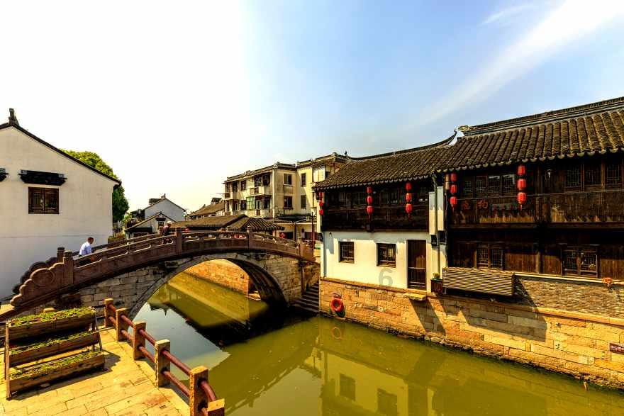 又涨了!多家地方银行上调存款利率,存10万能赚这么多……